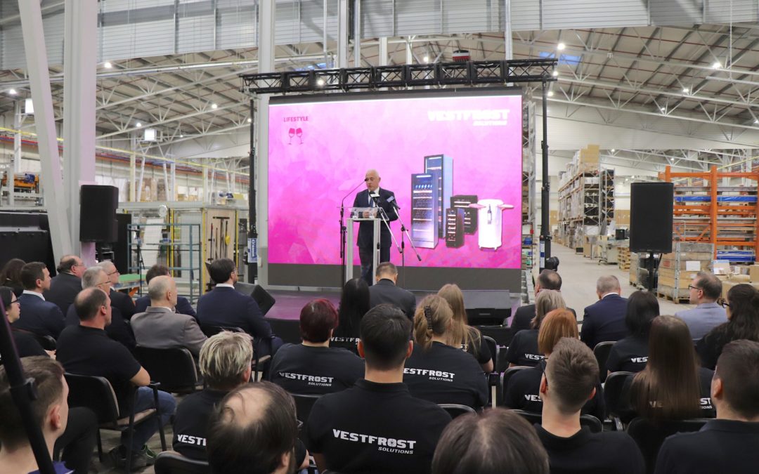 Több mint százhúsz új munkahelyet hoz létre a Vestfrost Solutions Zrt. dán hűtőgyártó új, 5,6 milliárd forintnyi értékű beruházása Csongrádon